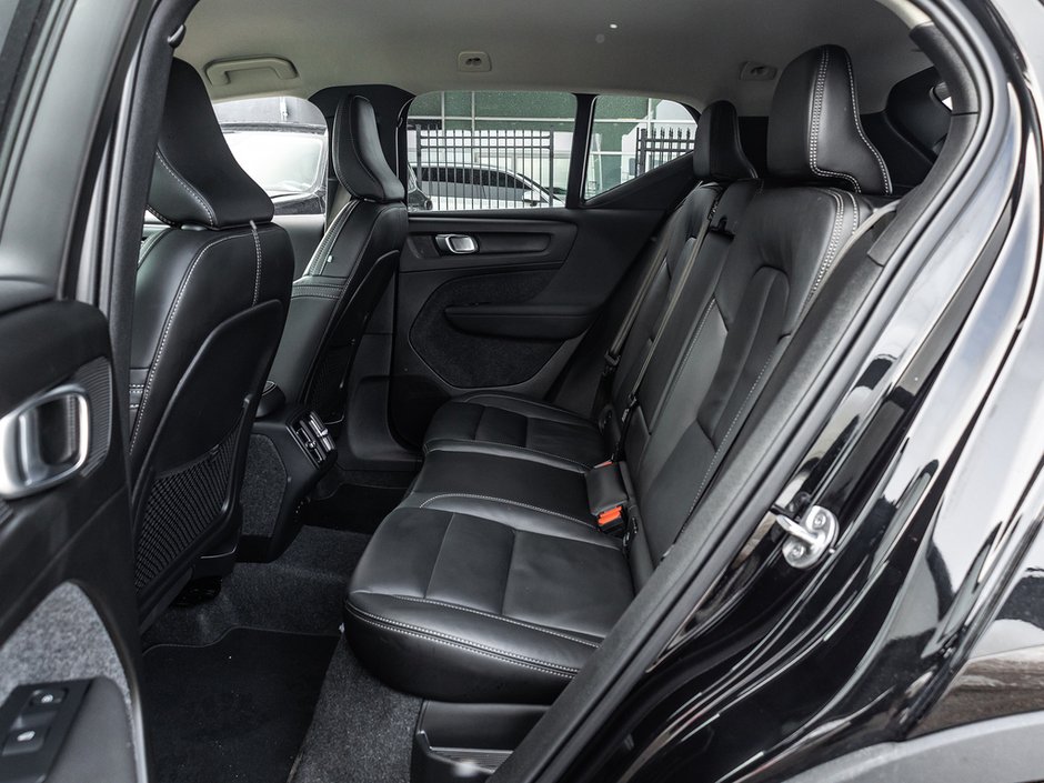 2025 Volvo XC40 Core Bright Theme-24