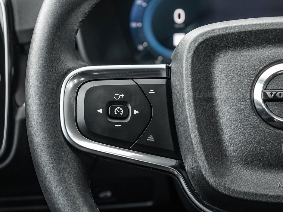 2025 Volvo XC40 Core Bright Theme-9