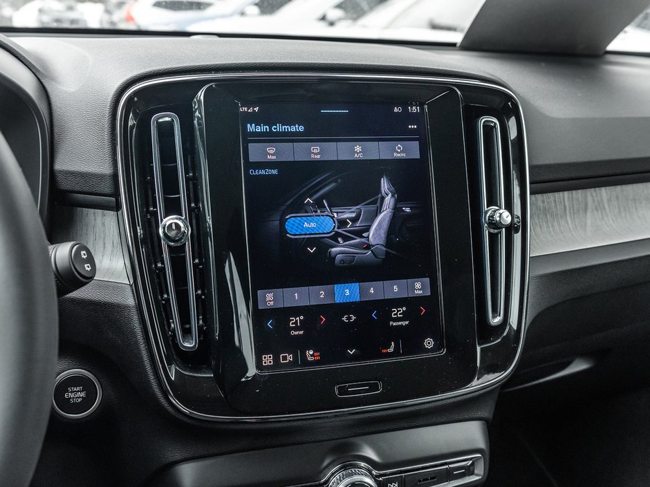 2025 Volvo XC40 Core Bright Theme-19