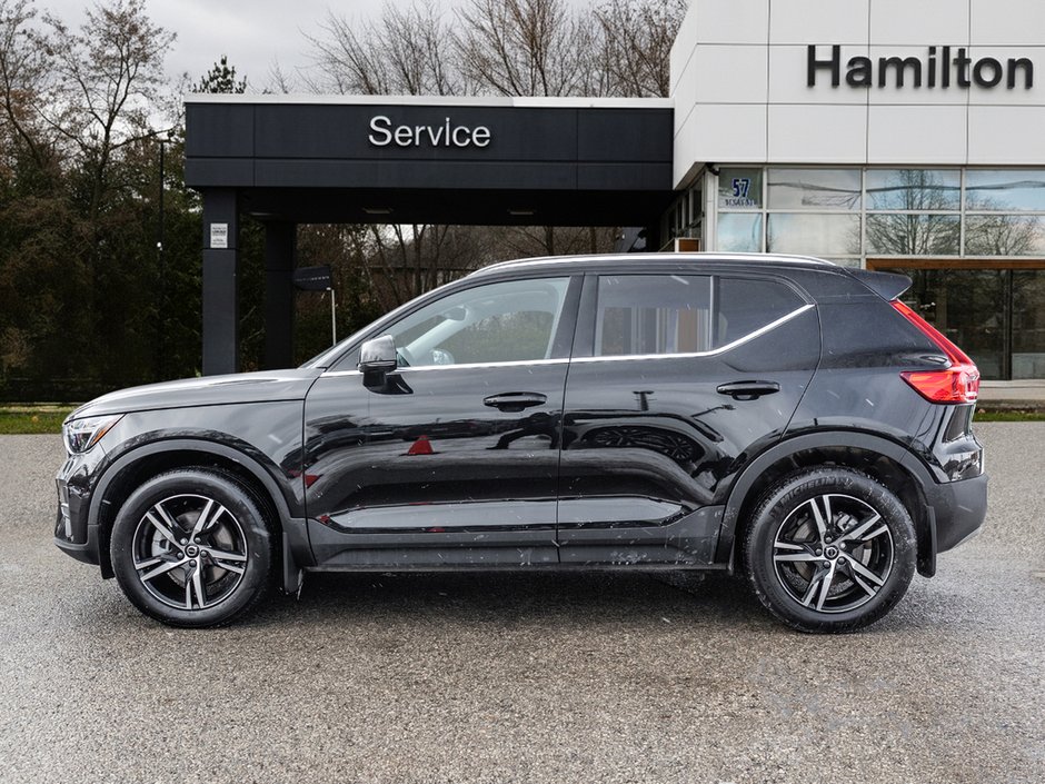 2025 Volvo XC40 Core Bright Theme-2