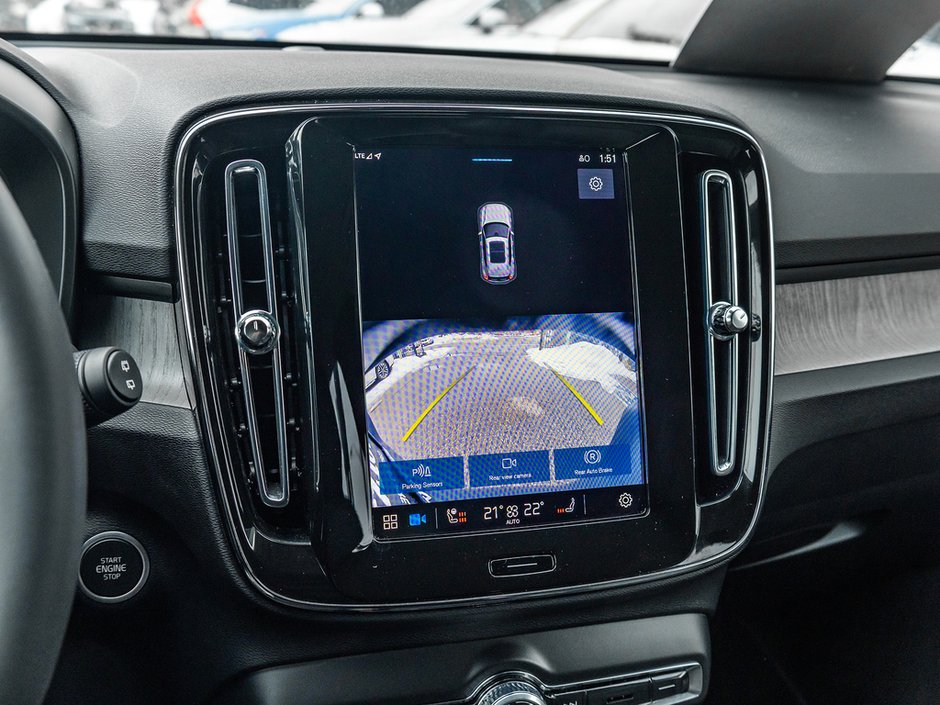 2025 Volvo XC40 Core Bright Theme-13