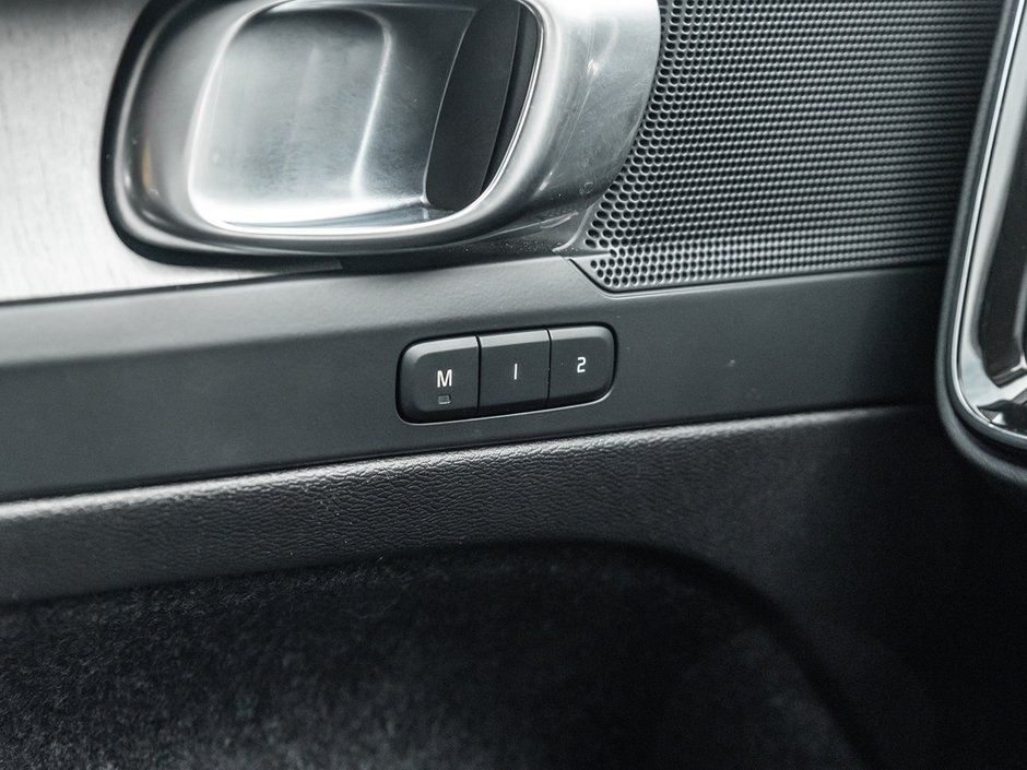 2025 Volvo XC40 Core Bright Theme-15