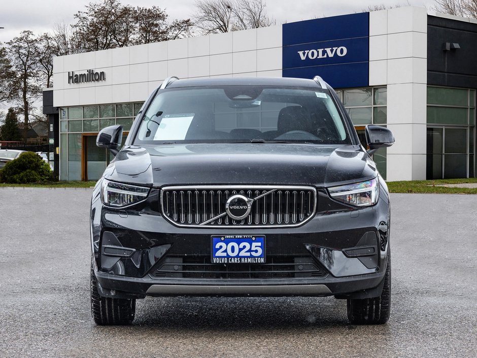 2025 Volvo XC40 Core Bright Theme-1
