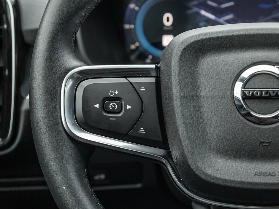 2025 Volvo XC40 Core Bright Theme-8