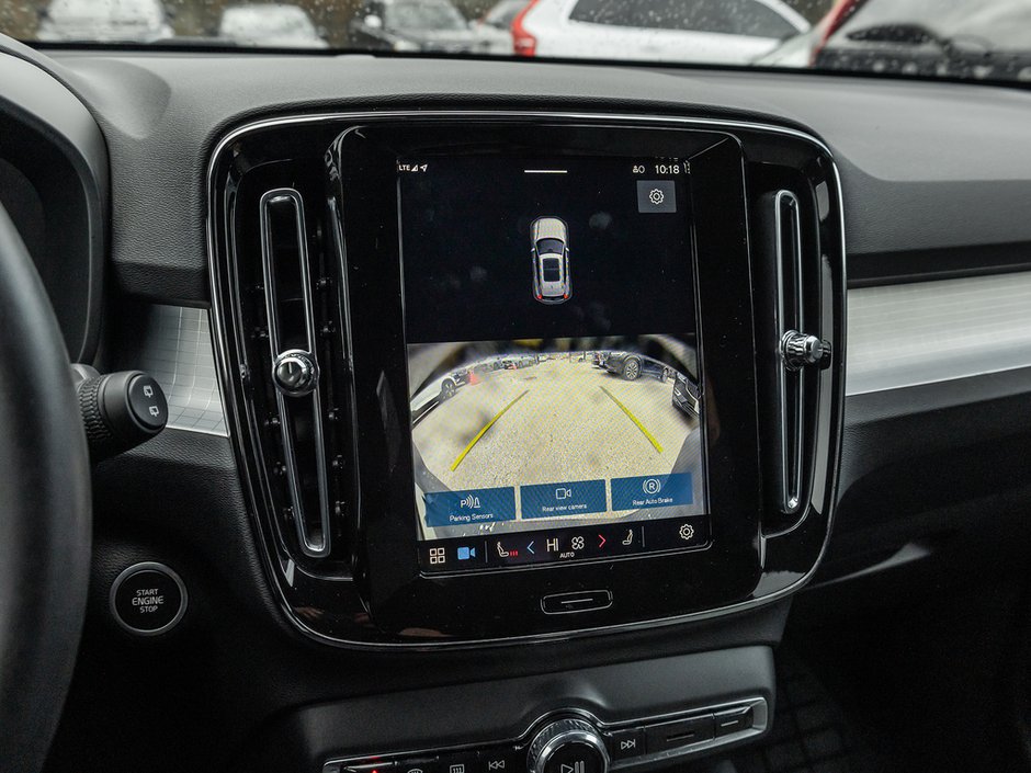 2025 Volvo XC40 Core Bright Theme-12