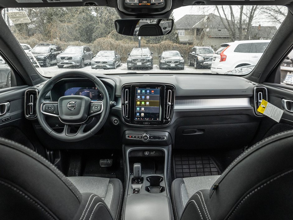 2025 Volvo XC40 Core Bright Theme-22