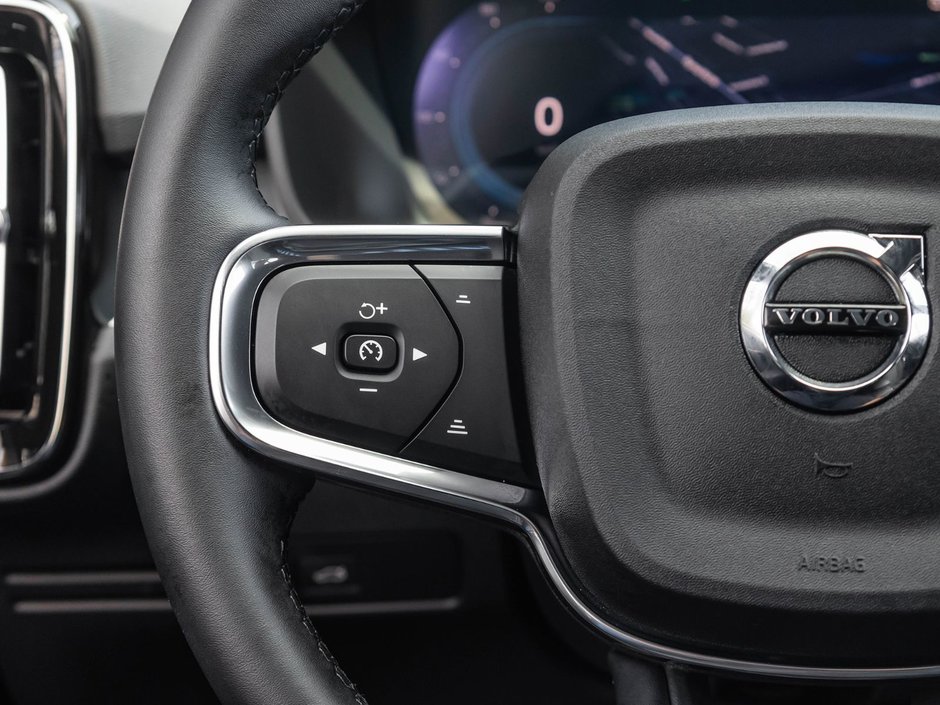 2025 Volvo XC40 Core Bright Theme-10
