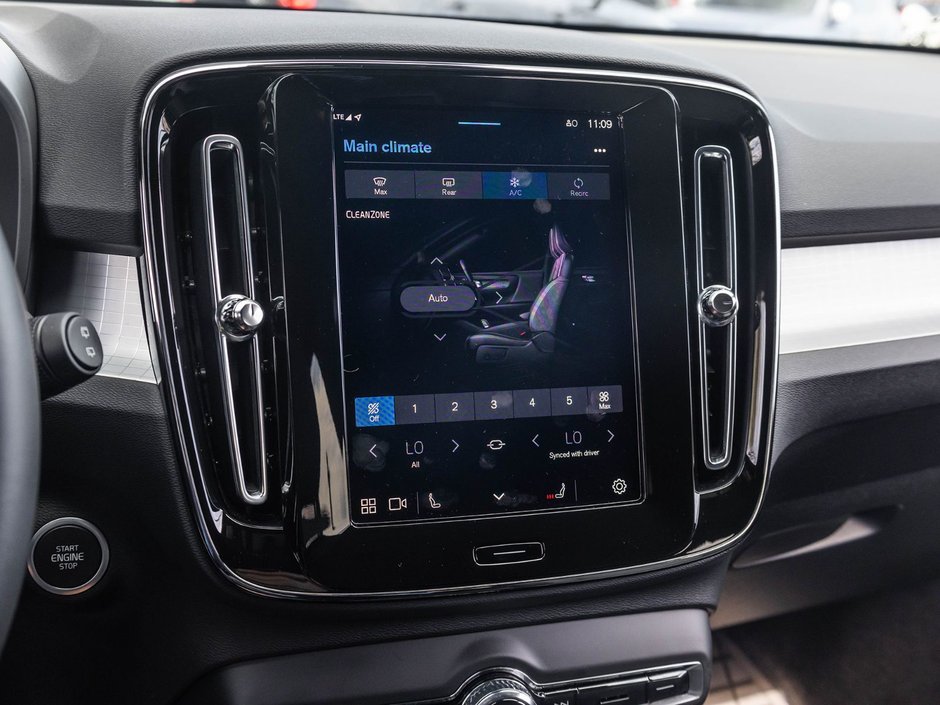 2025 Volvo XC40 Core Bright Theme-19