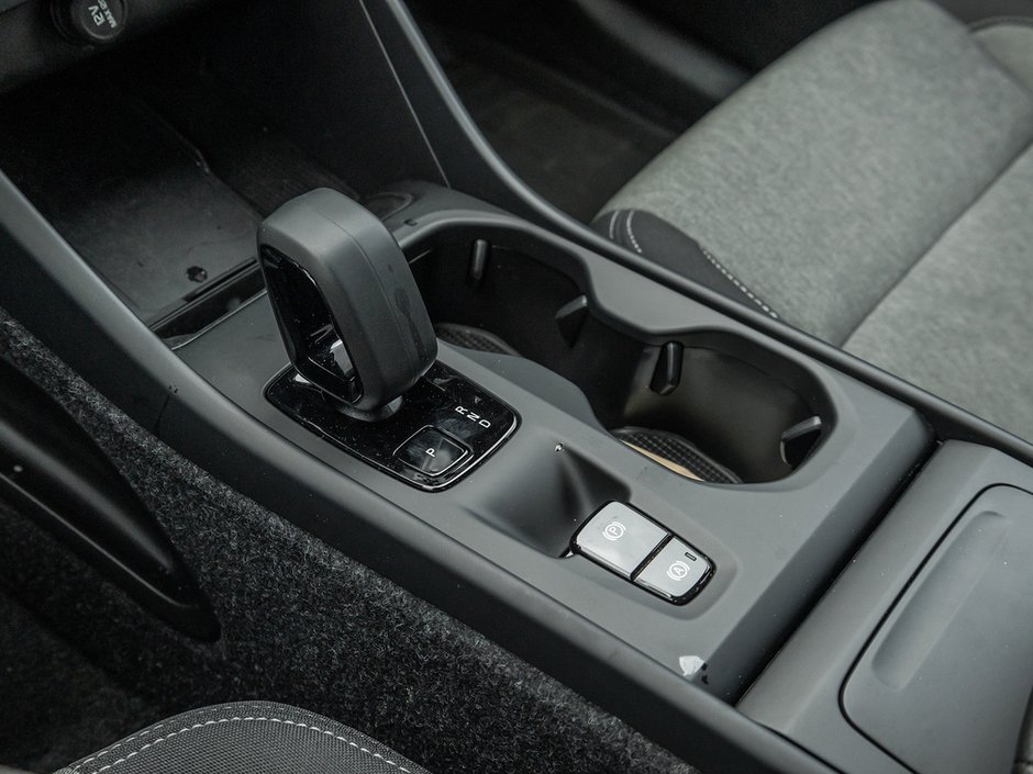 2025 Volvo XC40 Core Bright Theme-14