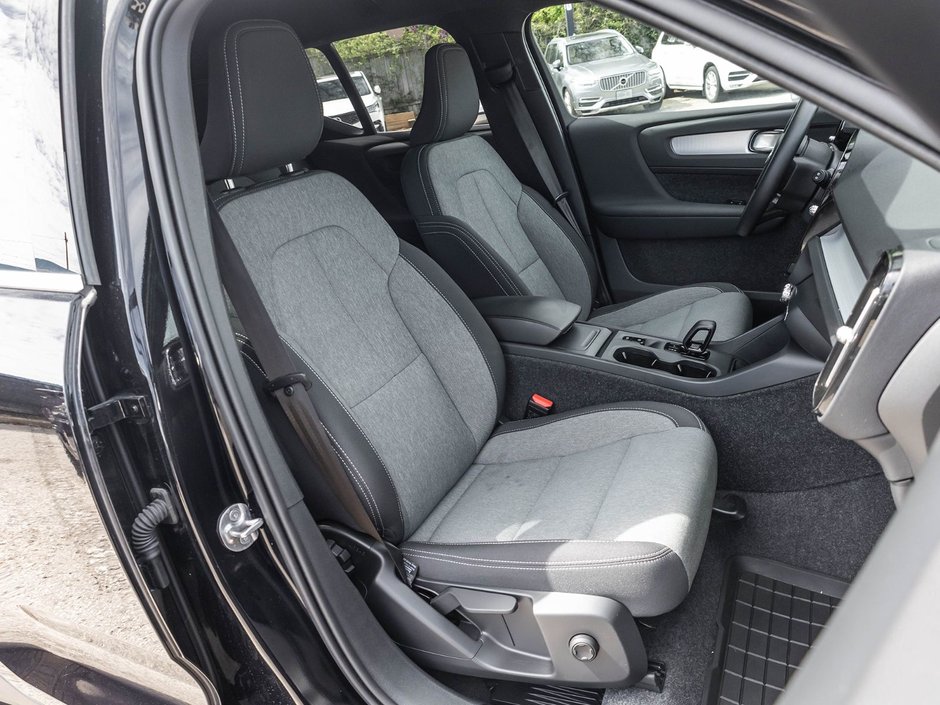 2025 Volvo XC40 Core Bright Theme-22