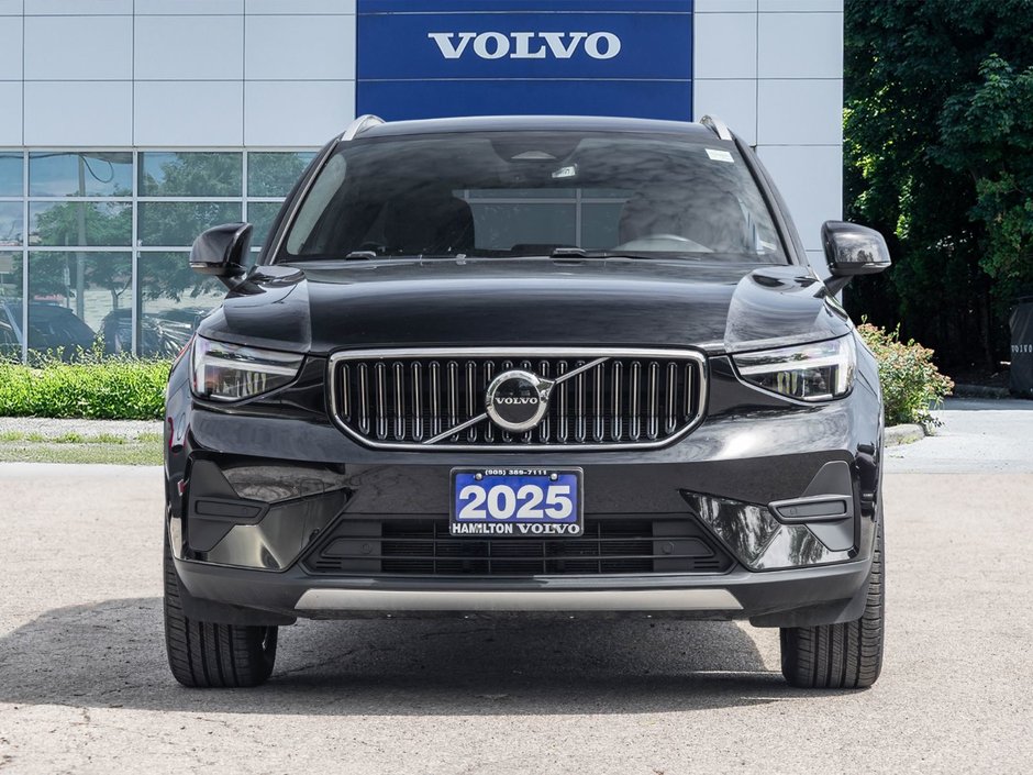 2025 Volvo XC40 Core Bright Theme-1