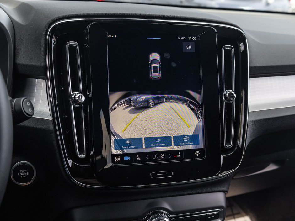 2025 Volvo XC40 Core Bright Theme-14