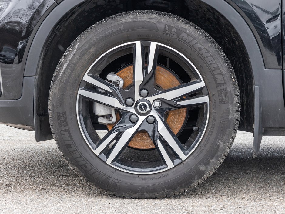 2025 Volvo XC40 Core Bright Theme-3