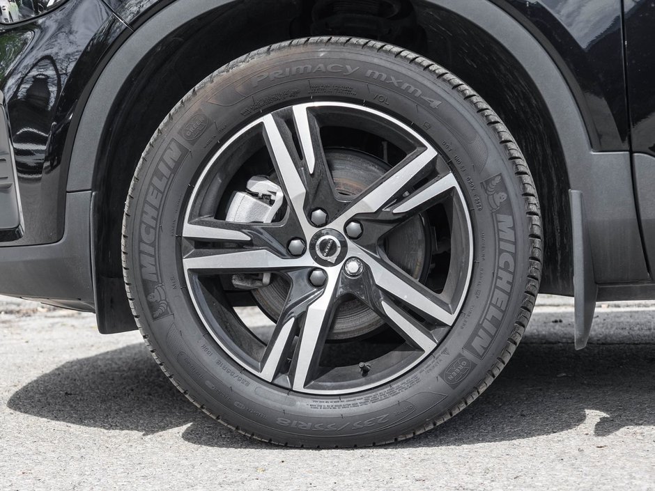 2025 Volvo XC40 Core Bright Theme-3