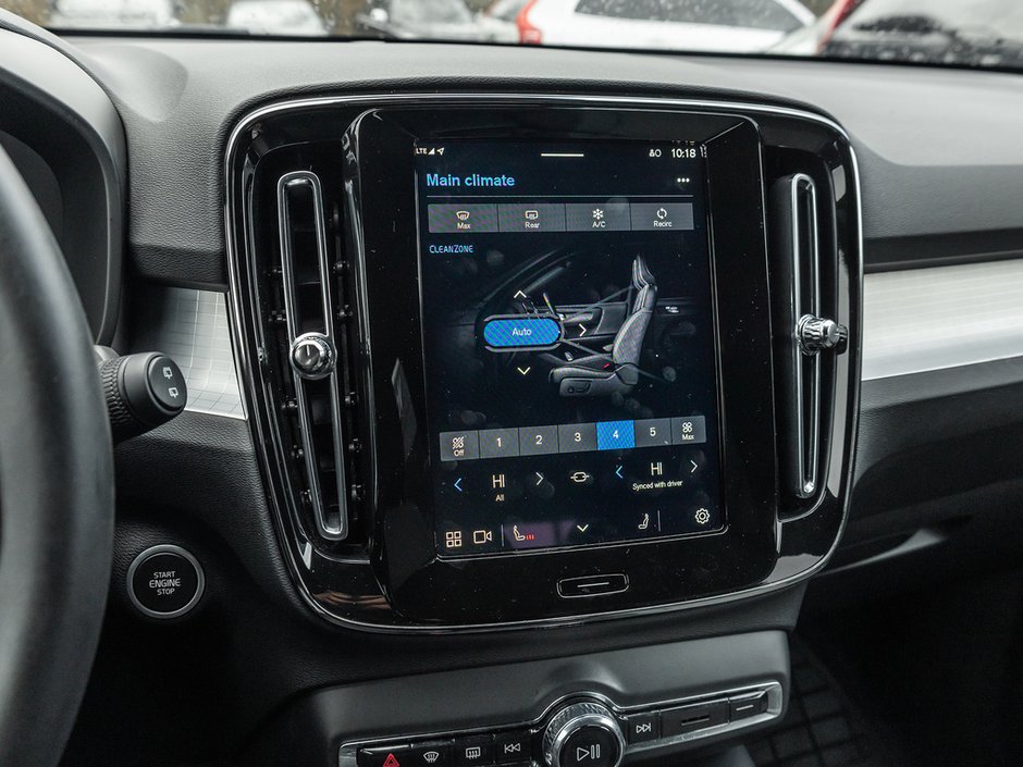 2025 Volvo XC40 Core Bright Theme-17