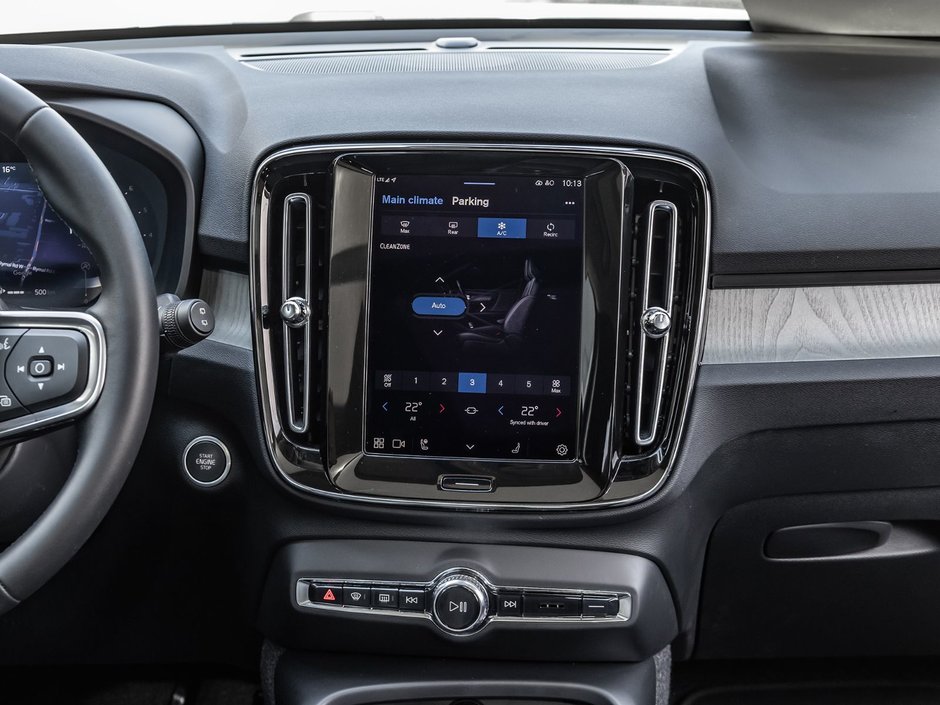 2025 Volvo XC40 Plus Dark Theme-28