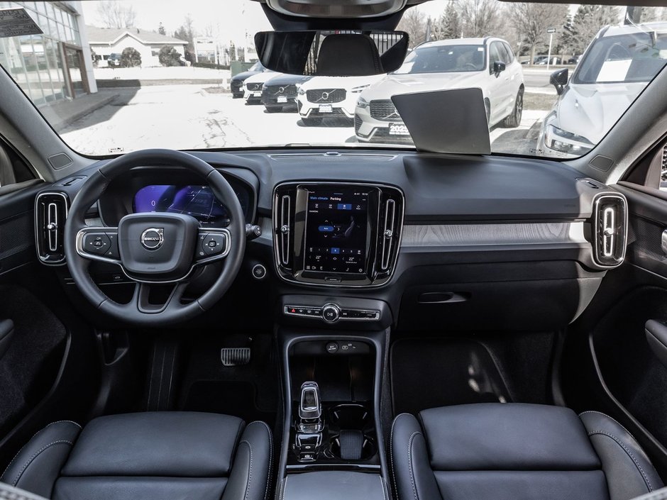 2025 Volvo XC40 Plus Dark Theme-27