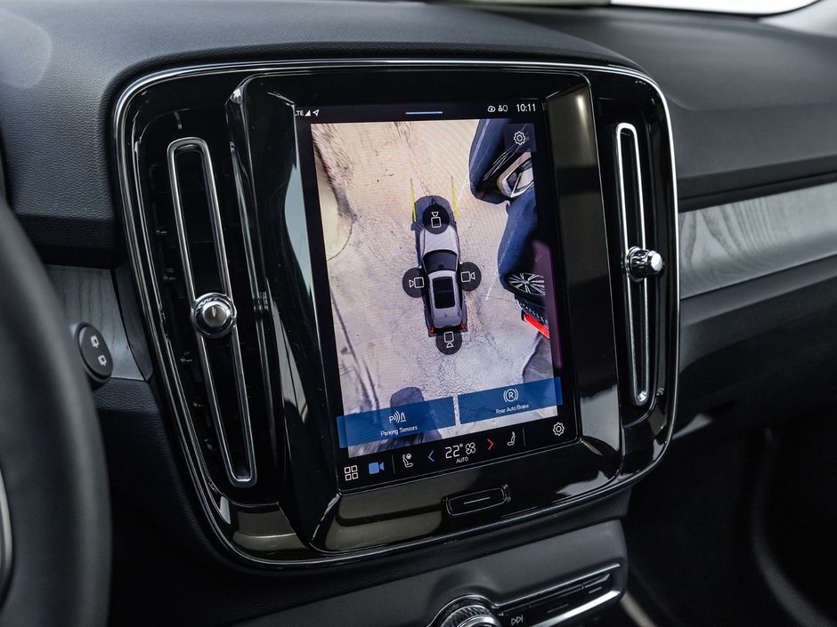 2025 Volvo XC40 Plus Dark Theme-15