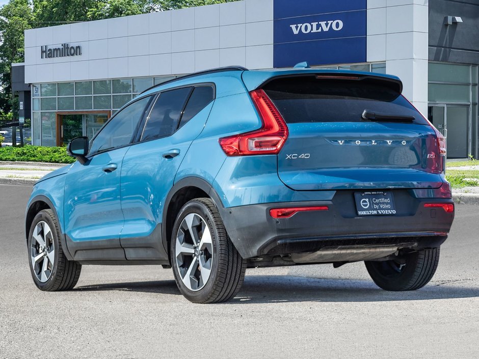 2025 Volvo XC40 Plus Dark Theme-4