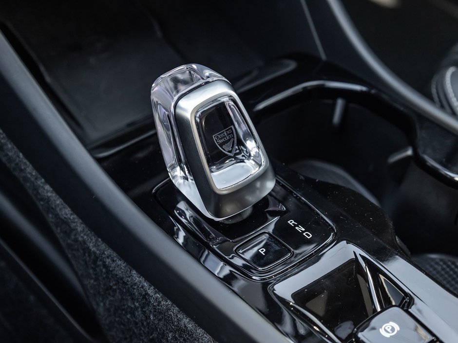 2025 Volvo XC40 Plus Dark Theme-18