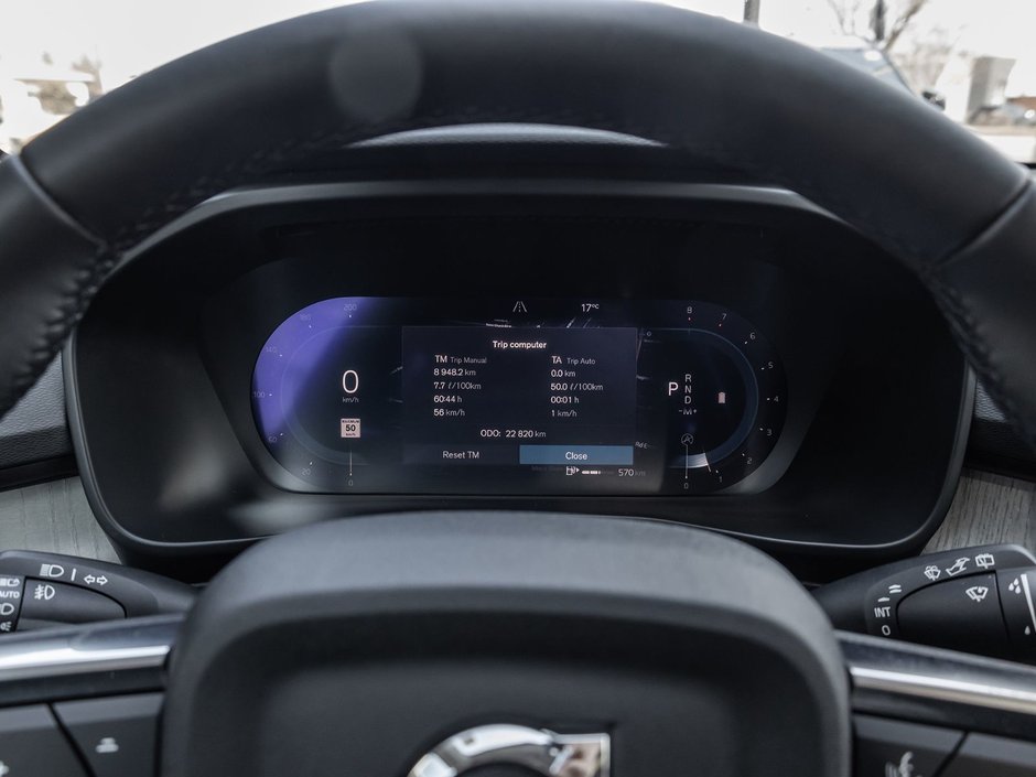 2025 Volvo XC40 Plus Dark Theme-12