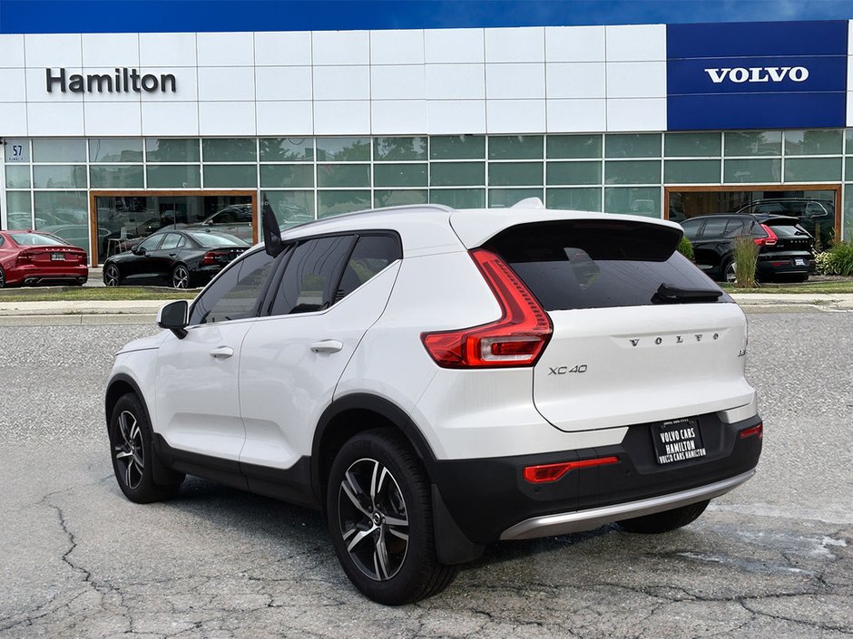 2025 Volvo XC40 Core Bright Theme-5