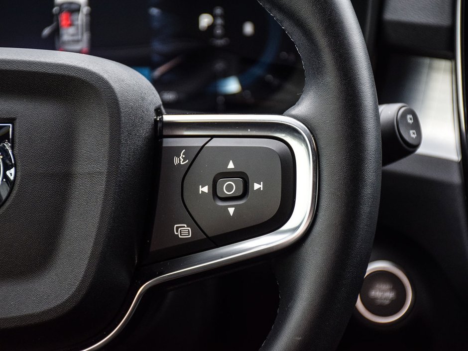 2025 Volvo XC40 Core Bright Theme-14