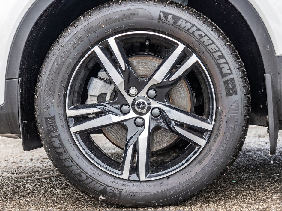 2025 Volvo XC40 Core Bright Theme-3