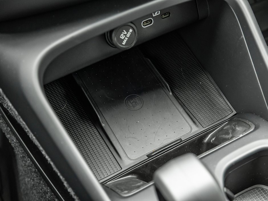 2025 Volvo XC40 Core Bright Theme-17