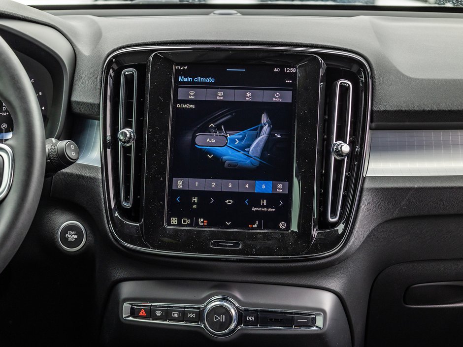 2025 Volvo XC40 Core Bright Theme-24