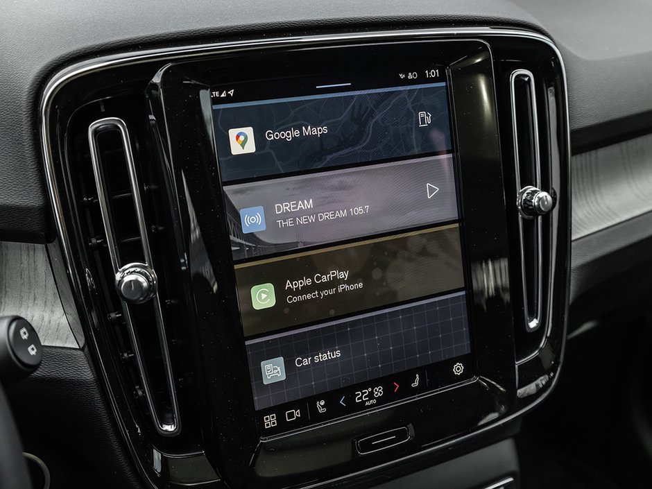 2025 Volvo XC40 Plus Dark Theme-18