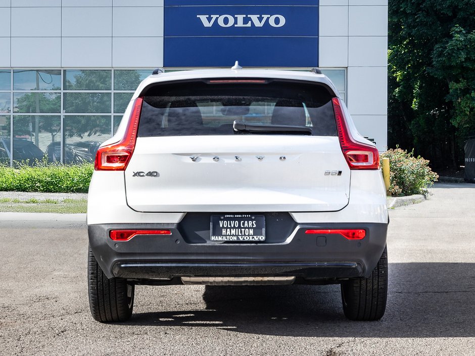 2025 Volvo XC40 Plus Dark Theme-5