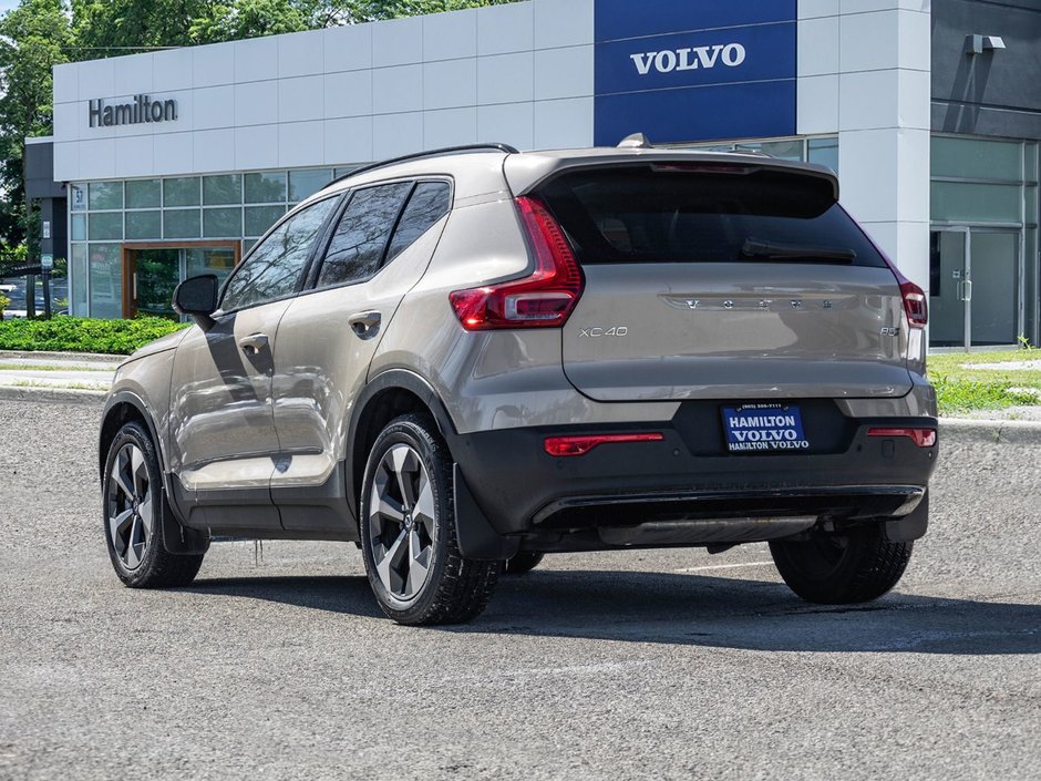 2025 Volvo XC40 Plus Dark Theme-4