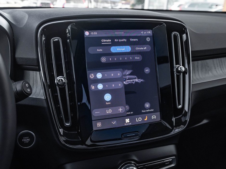 2025 Volvo XC40 Plus Dark Theme-21