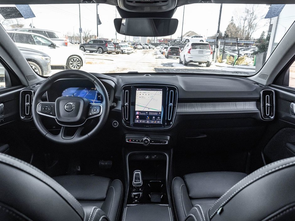 2025 Volvo XC40 Plus Dark Theme-25