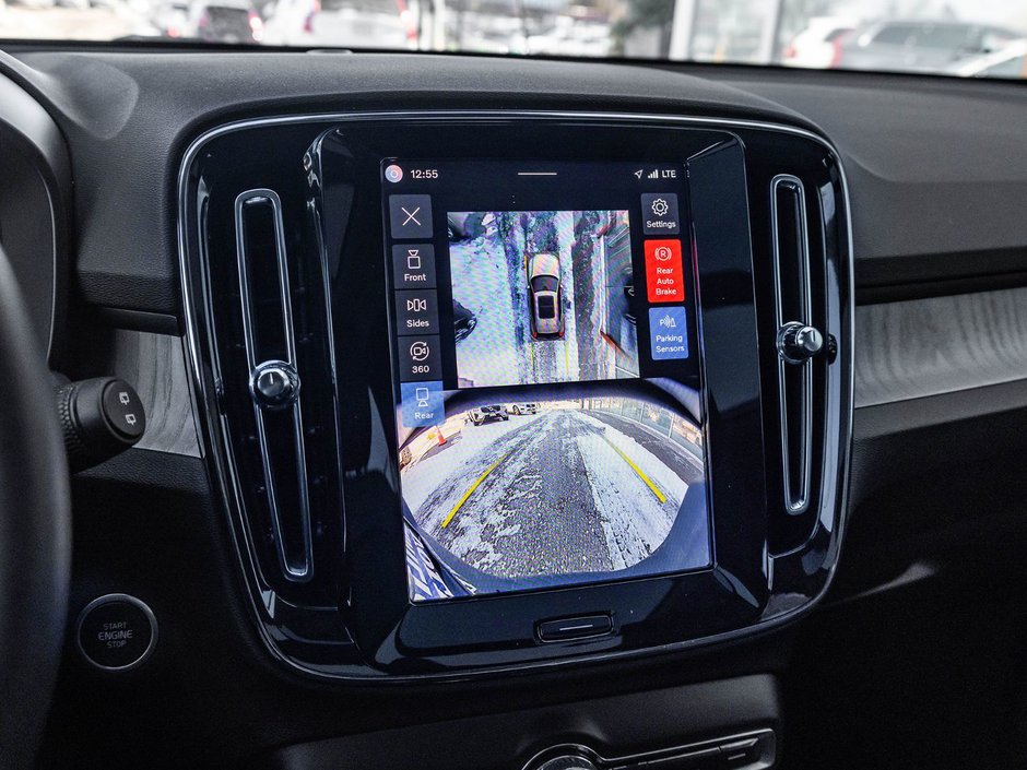 2025 Volvo XC40 Plus Dark Theme-13