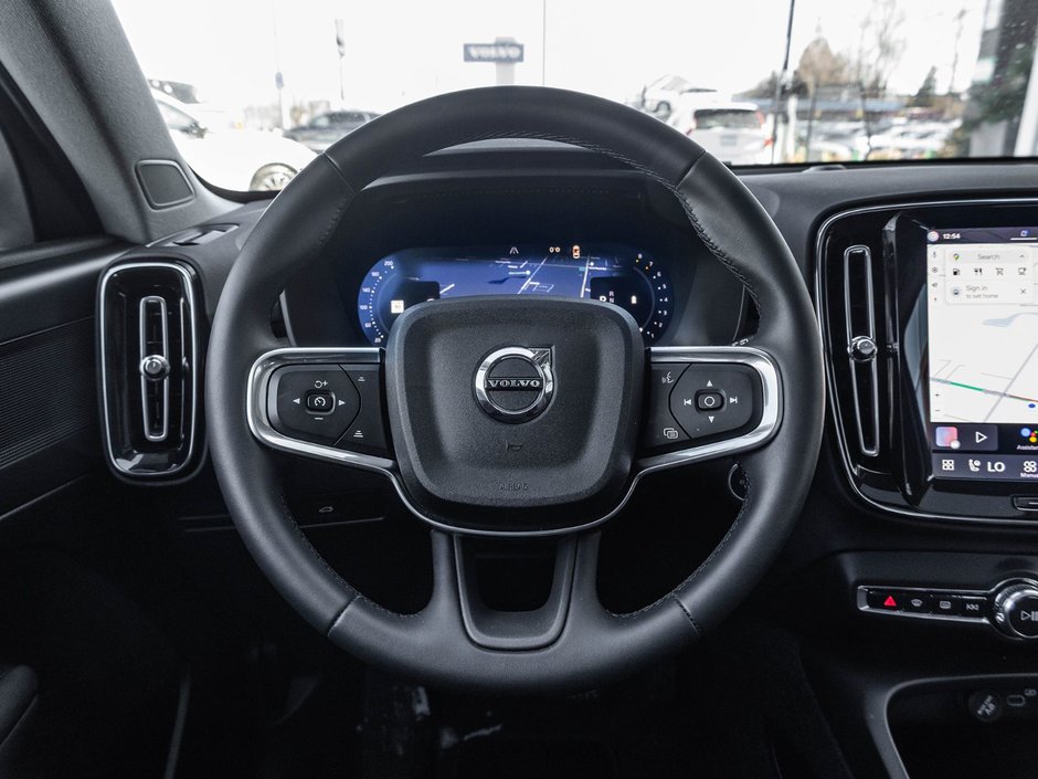 2025 Volvo XC40 Plus Dark Theme-8