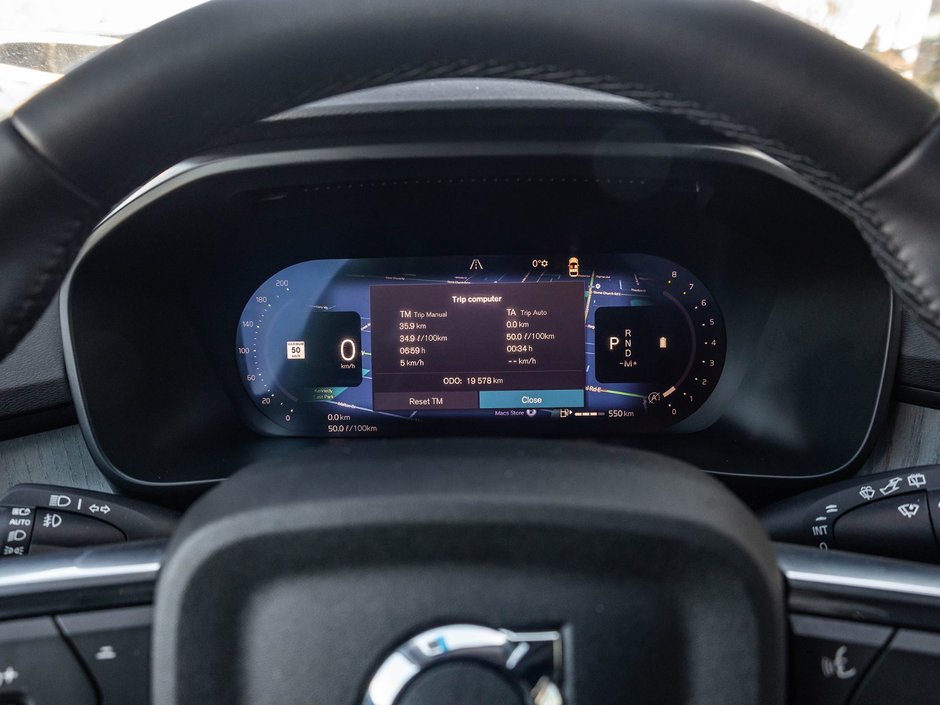 2025 Volvo XC40 Plus Dark Theme-11