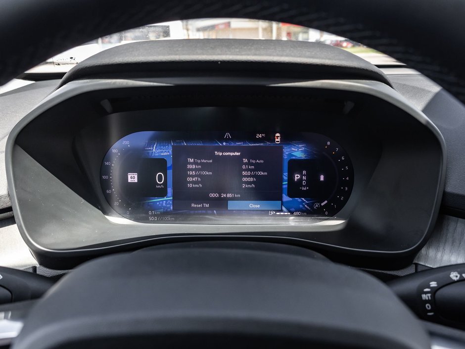 2025 Volvo XC40 Plus Dark Theme-12