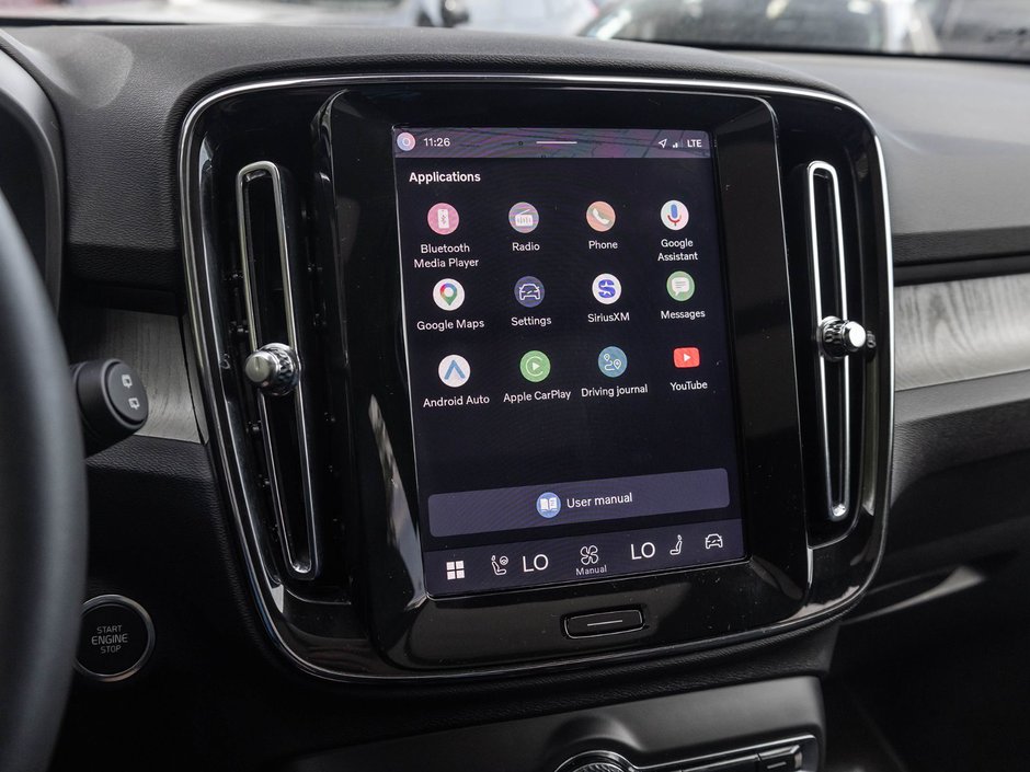 2025 Volvo XC40 Core Bright Theme-18