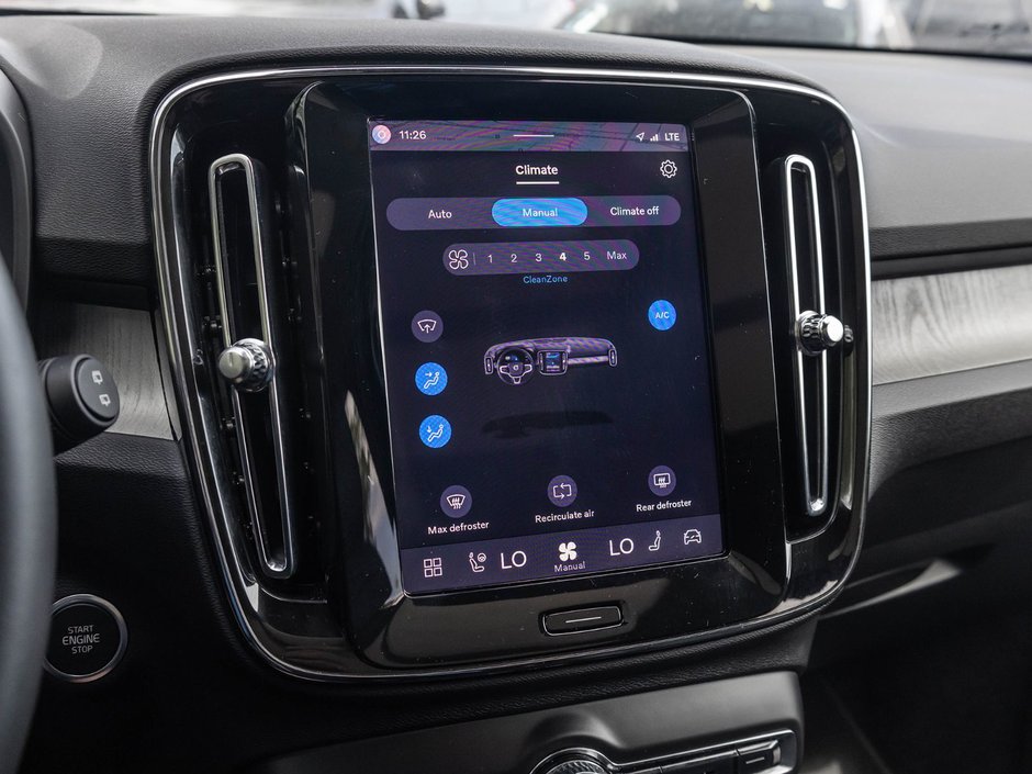 2025 Volvo XC40 Core Bright Theme-17
