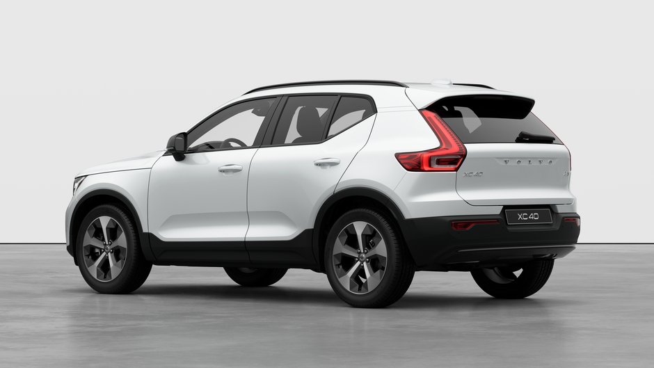2026 Volvo XC40 Plus Dark Theme-1