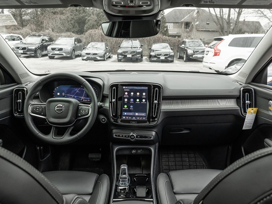 2026 Volvo XC40 Plus Dark Theme-22