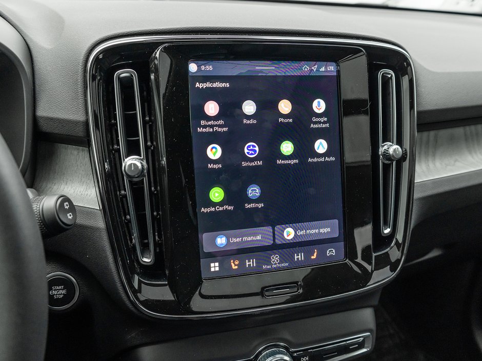 2026 Volvo XC40 Plus Dark Theme-18