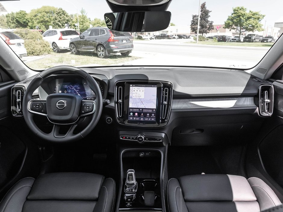 2026 Volvo XC40 Plus Dark Theme-25