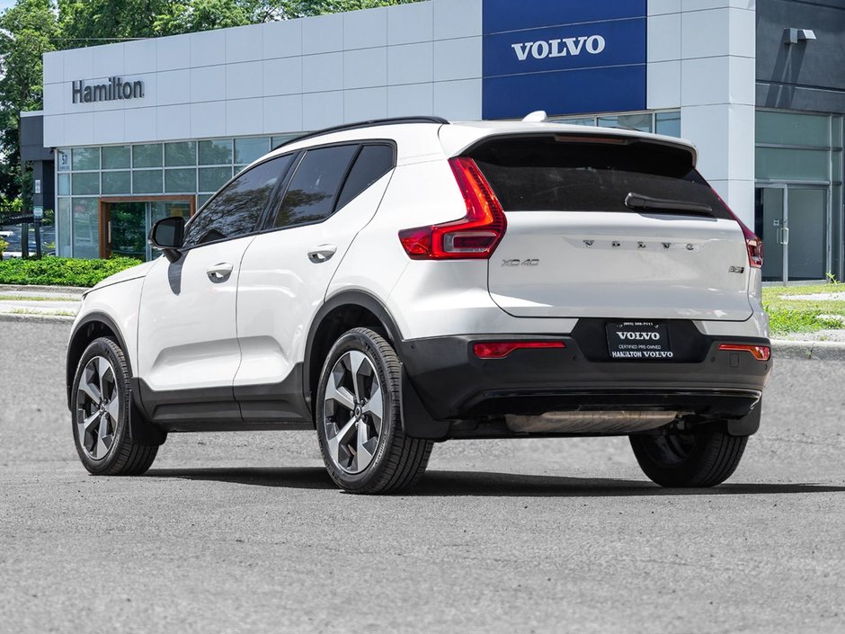 2026 Volvo XC40 Plus Dark Theme-4