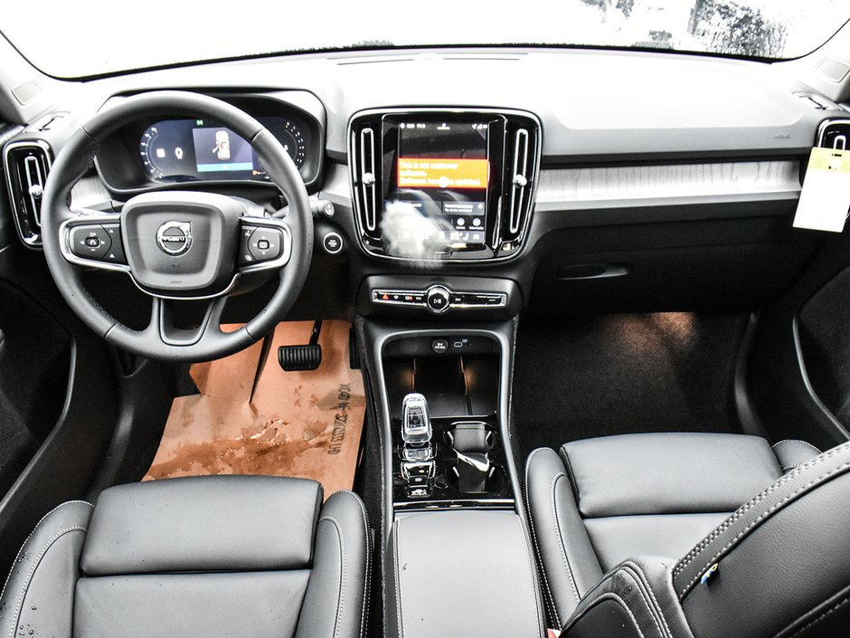 2026 Volvo XC40 Plus Dark Theme-17