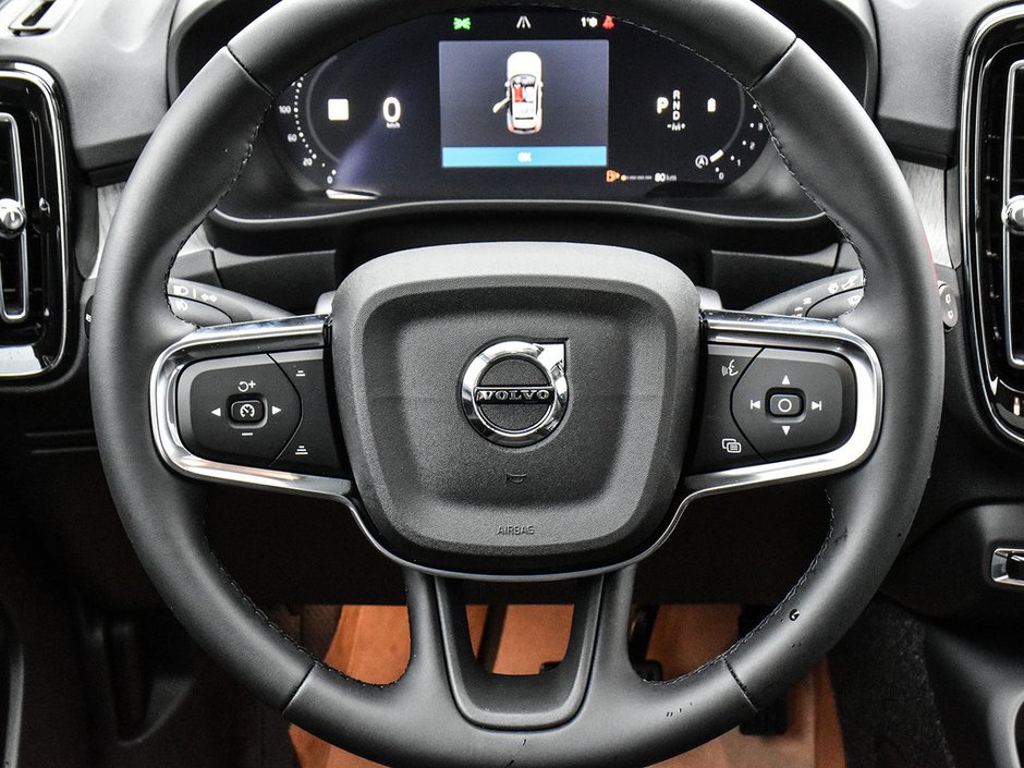 2026 Volvo XC40 Plus Dark Theme-20