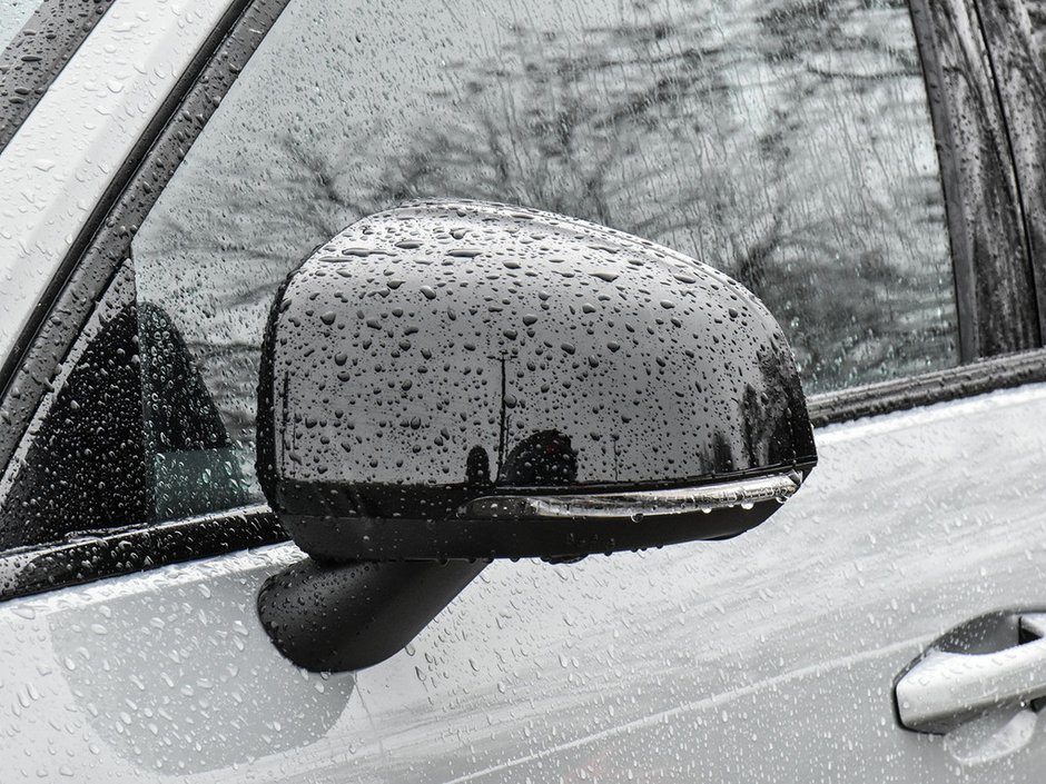 2026 Volvo XC40 Plus Dark Theme-3