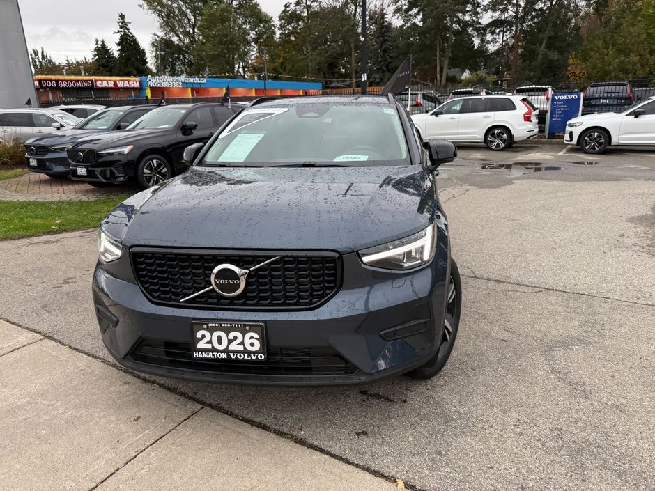 2026 Volvo XC40 Core (Dark Theme)-5